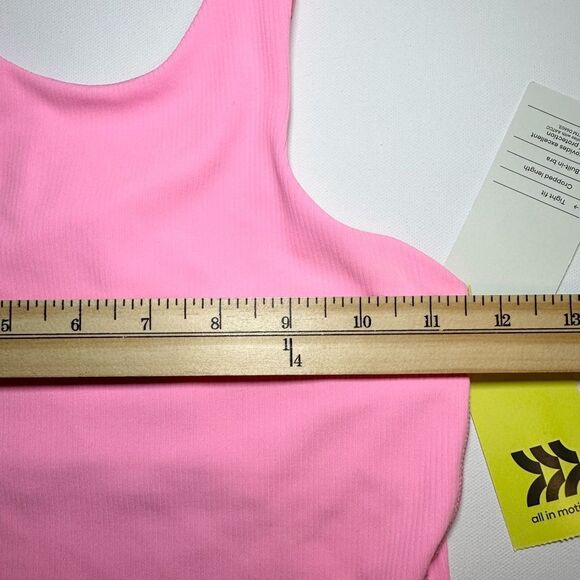 All In Motion Berry Pink Bubblegum Crop Tank Built in Bra Girl's SMALL (6-7) NWT - Picture 10 of 10